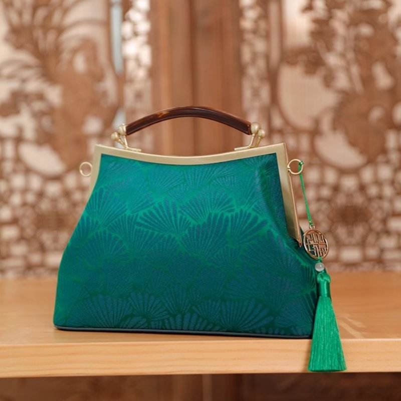 Mulberry Silk Green Pine Leaf Vintage Kiss Lock Clasp Bag - Image 4