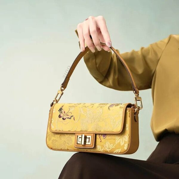 yunjin-brocade-leather-handbag-embroidered-butterfly-pattern-model-handheld.jpg